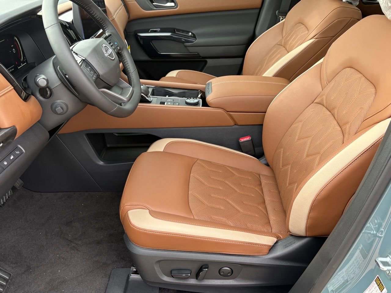 New 2026 Nissan Pathfinder Platinum AWD/4WD image 15