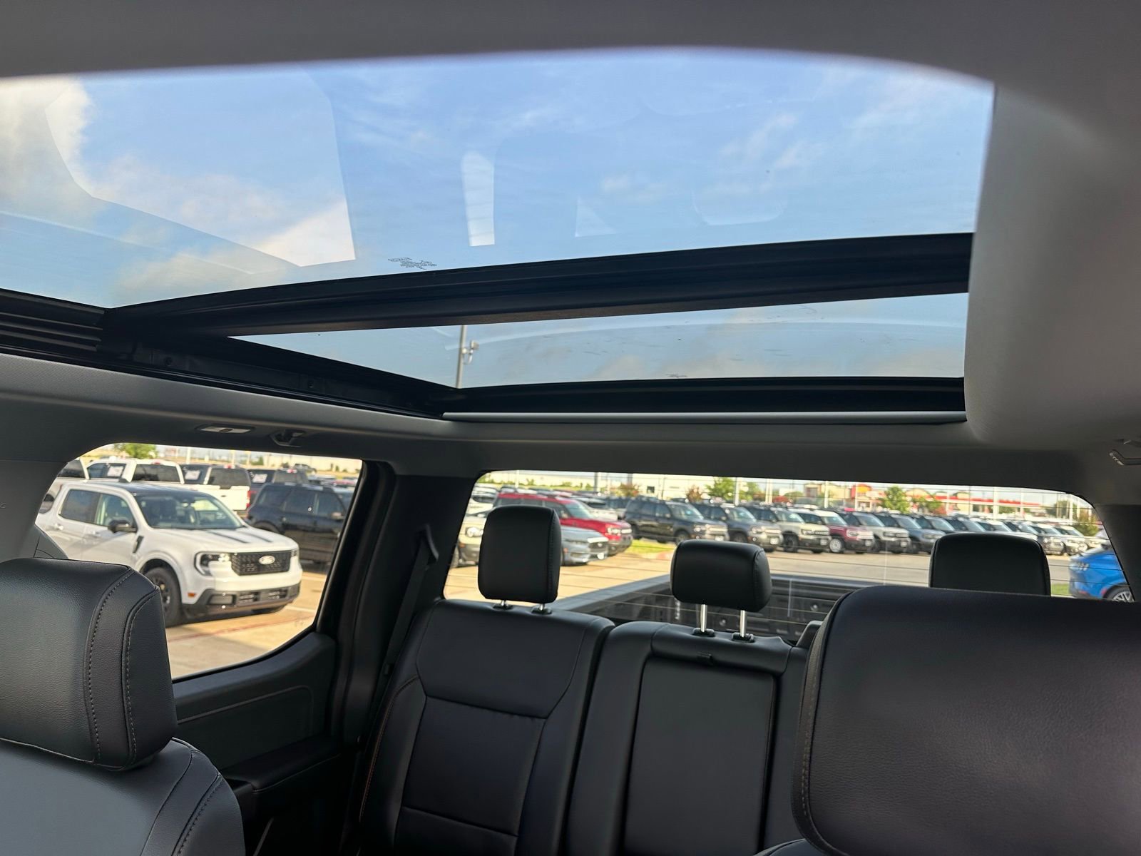 New 2025 Ford F350 Lariat w/ FX4 Off-Road Package image 29