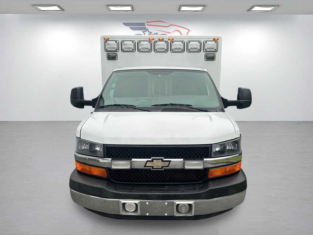 Used 2011 Chevrolet Express 4500 w/ Ambulance Package RWD image 2