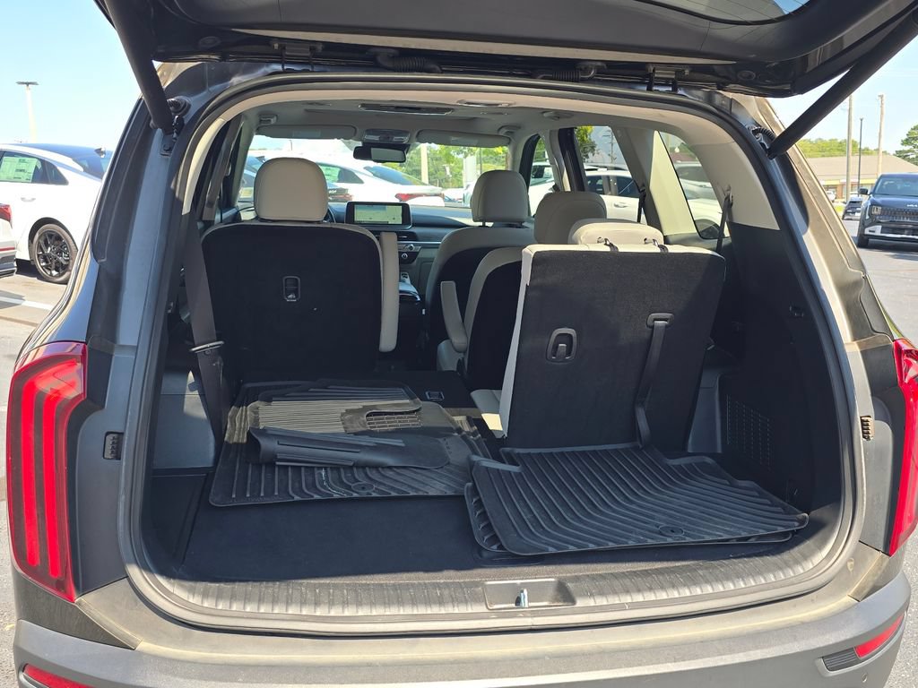 Used 2022 Kia Telluride EX w/ EX Premium Package AWD/4WD image 13