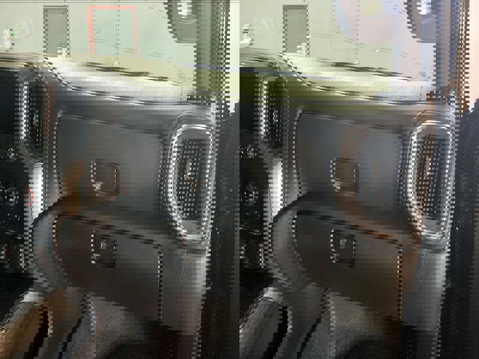 Used 2020 Chevrolet Silverado 1500 LT Trail Boss image 17