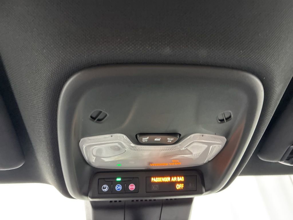 Used 2024 Chevrolet Colorado W/T image 19