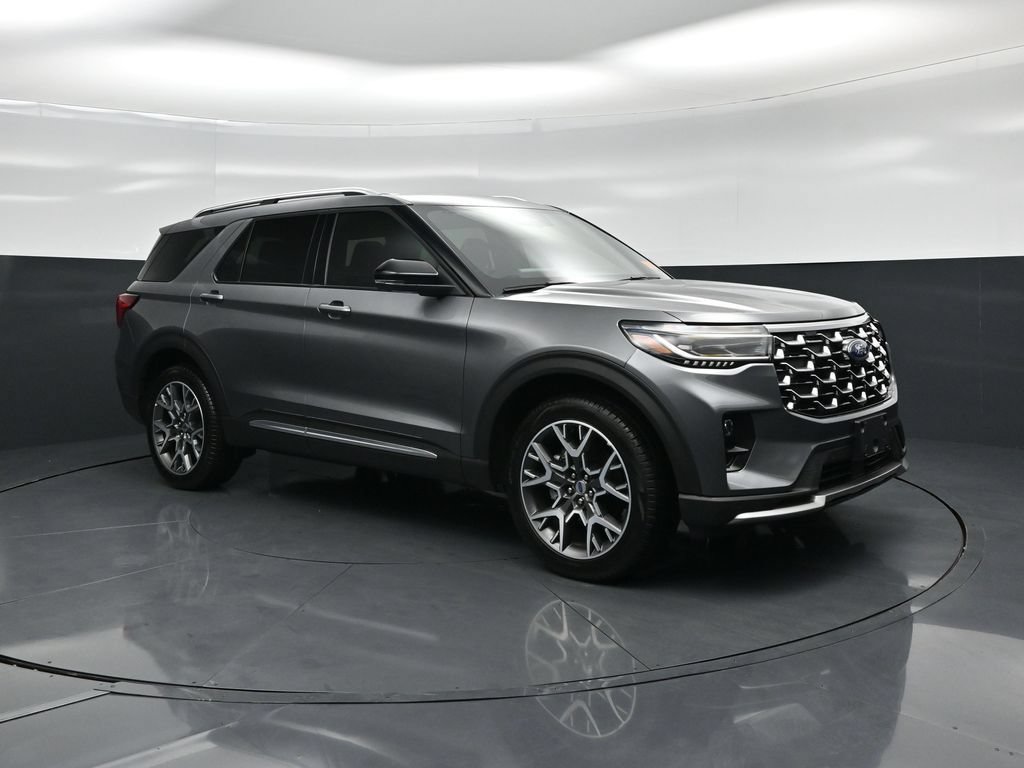 Certified 2025 Ford Explorer Platinum w/ Ultimate Package AWD/4WD image 27