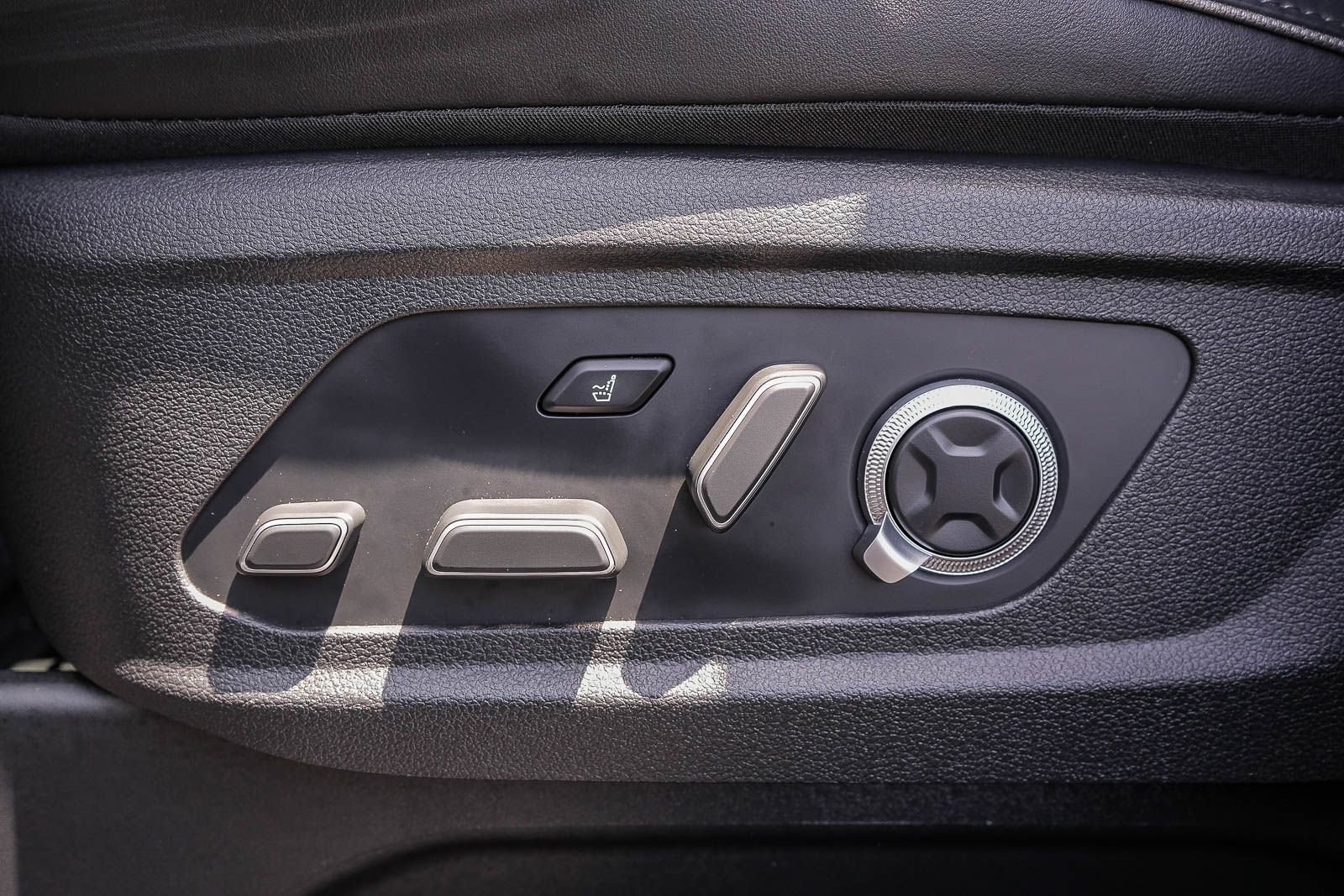 Used 2024 Hyundai Palisade Calligraphy image 22