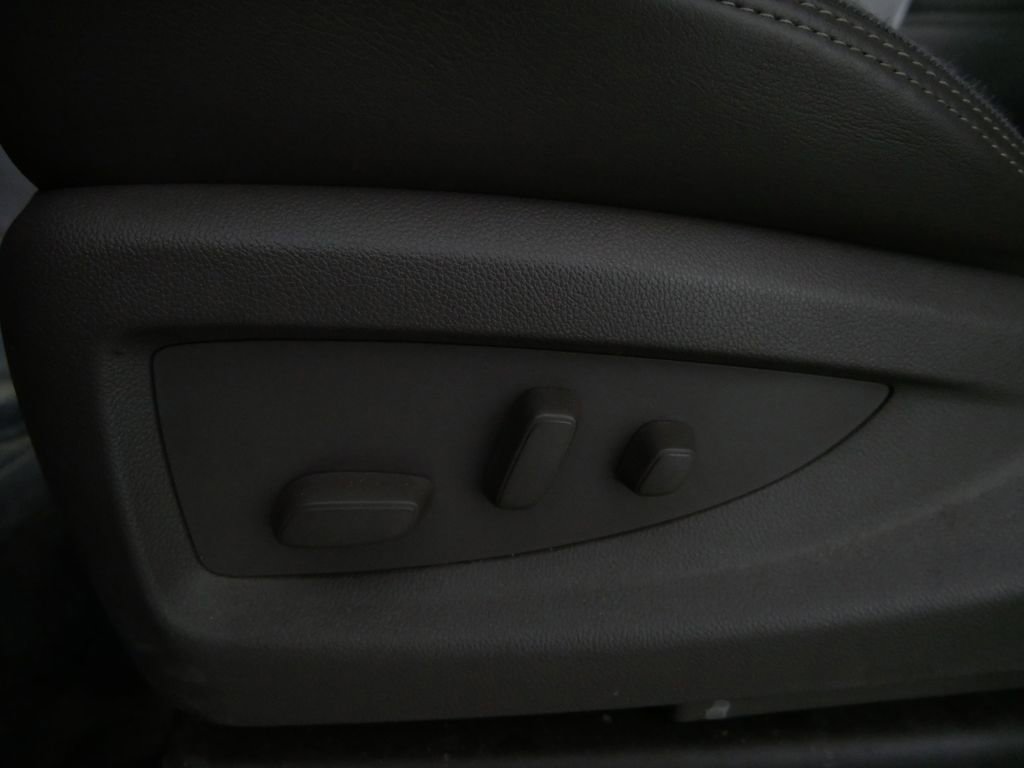 Used 2018 GMC Yukon Denali w/ Denali Ultimate Package image 22