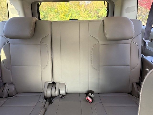 Used 2020 Chevrolet Suburban Premier image 16