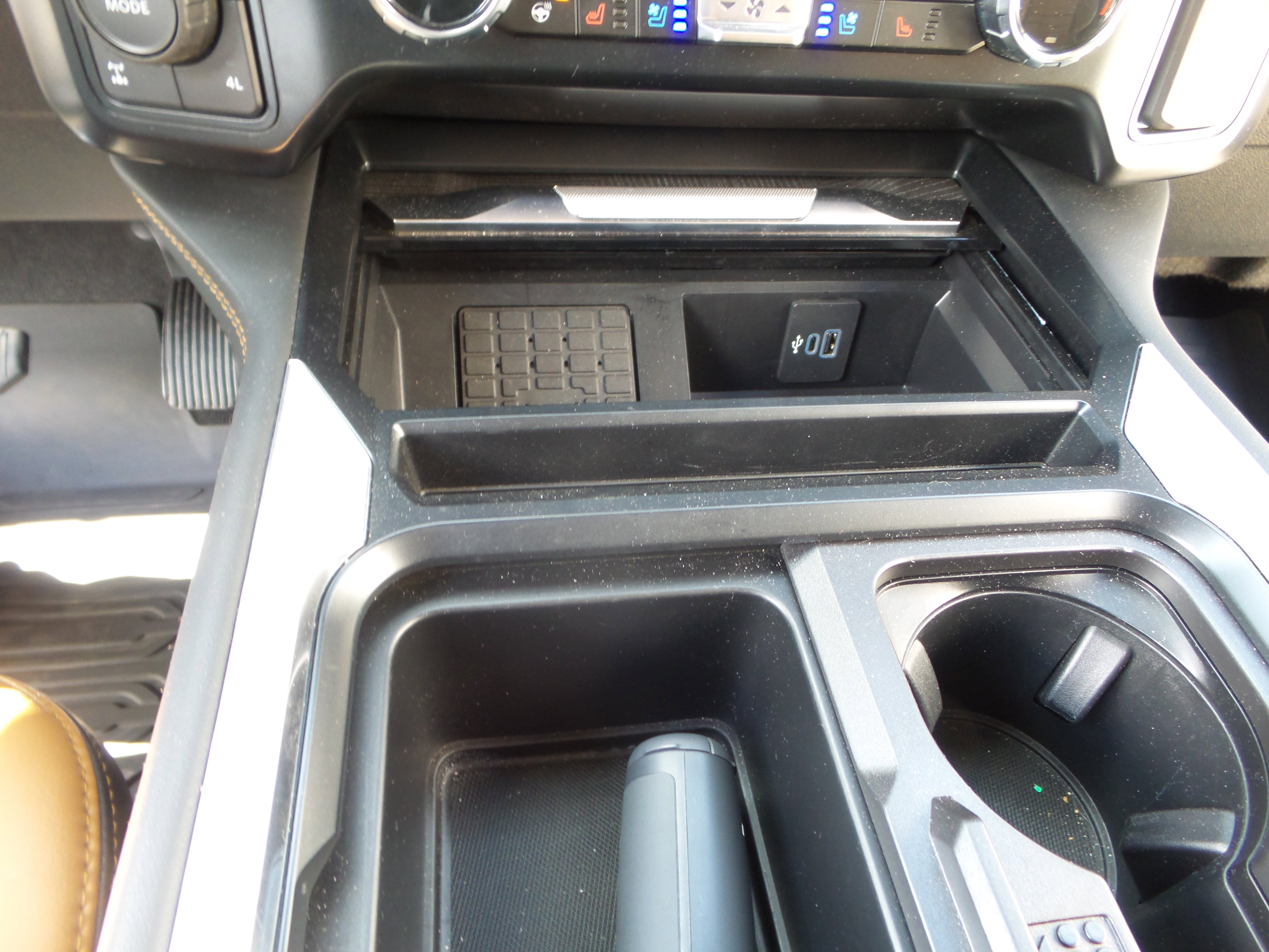 Used 2024 Ford F350 Platinum w/ FX4 Off-Road Package image 78