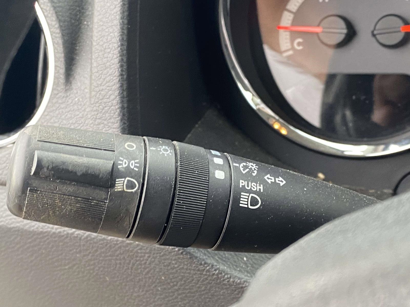 Used 2010 Dodge Caliber SXT image 21