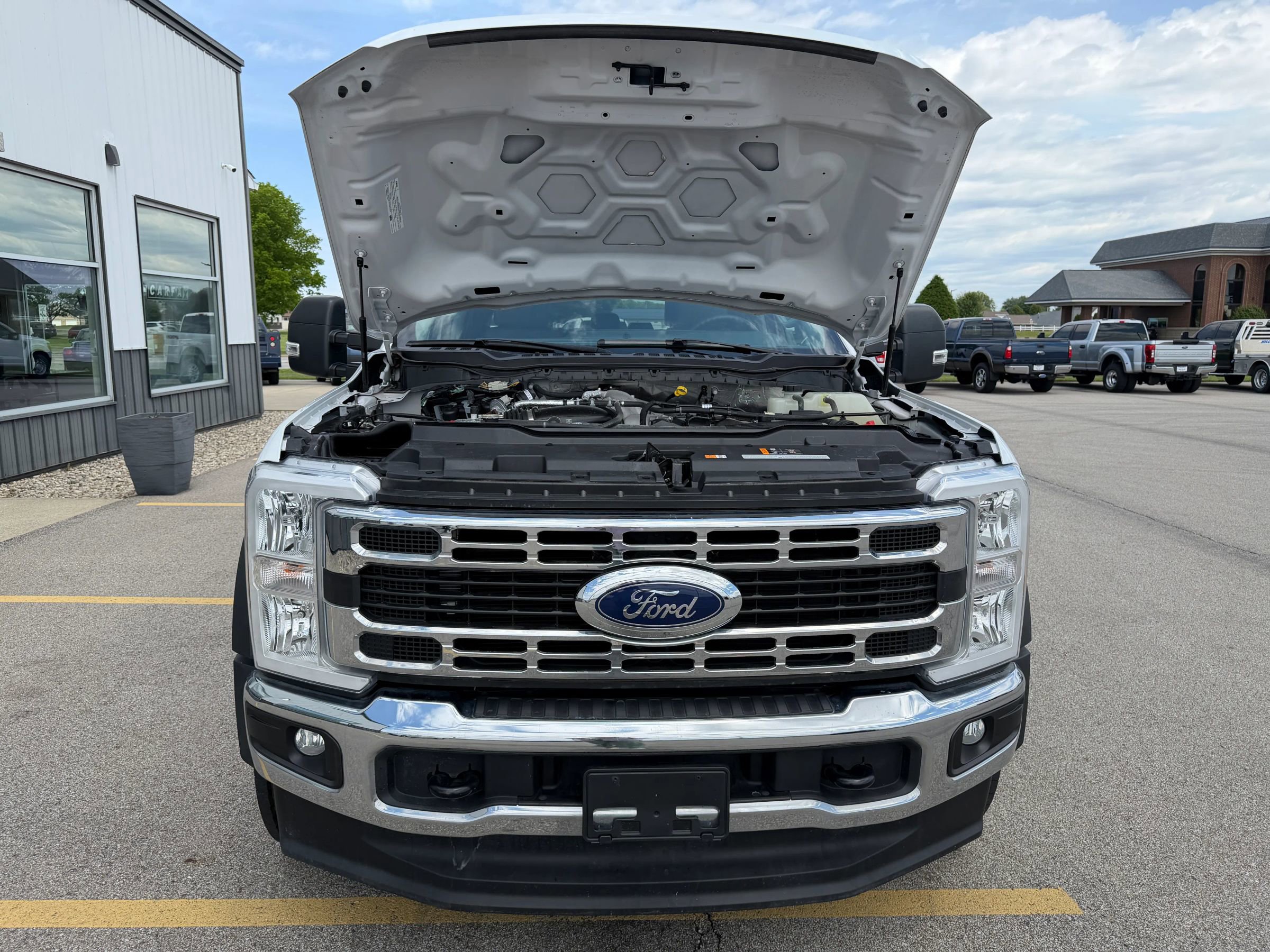 Used 2024 Ford F550 4x4 Crew Cab Super Duty w/ XLT Value Package image 35