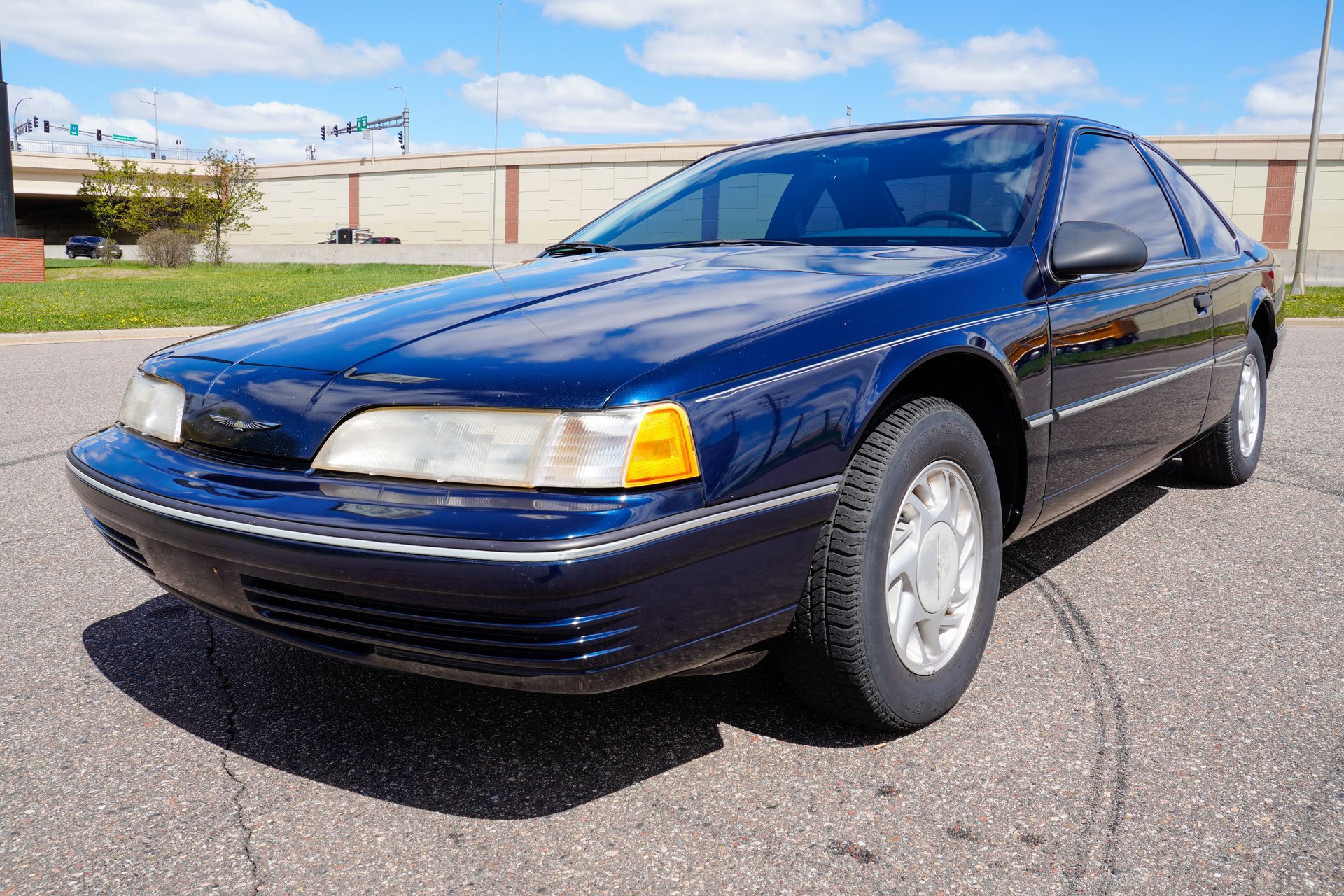 Used 1991 Ford Thunderbird RWD image 8