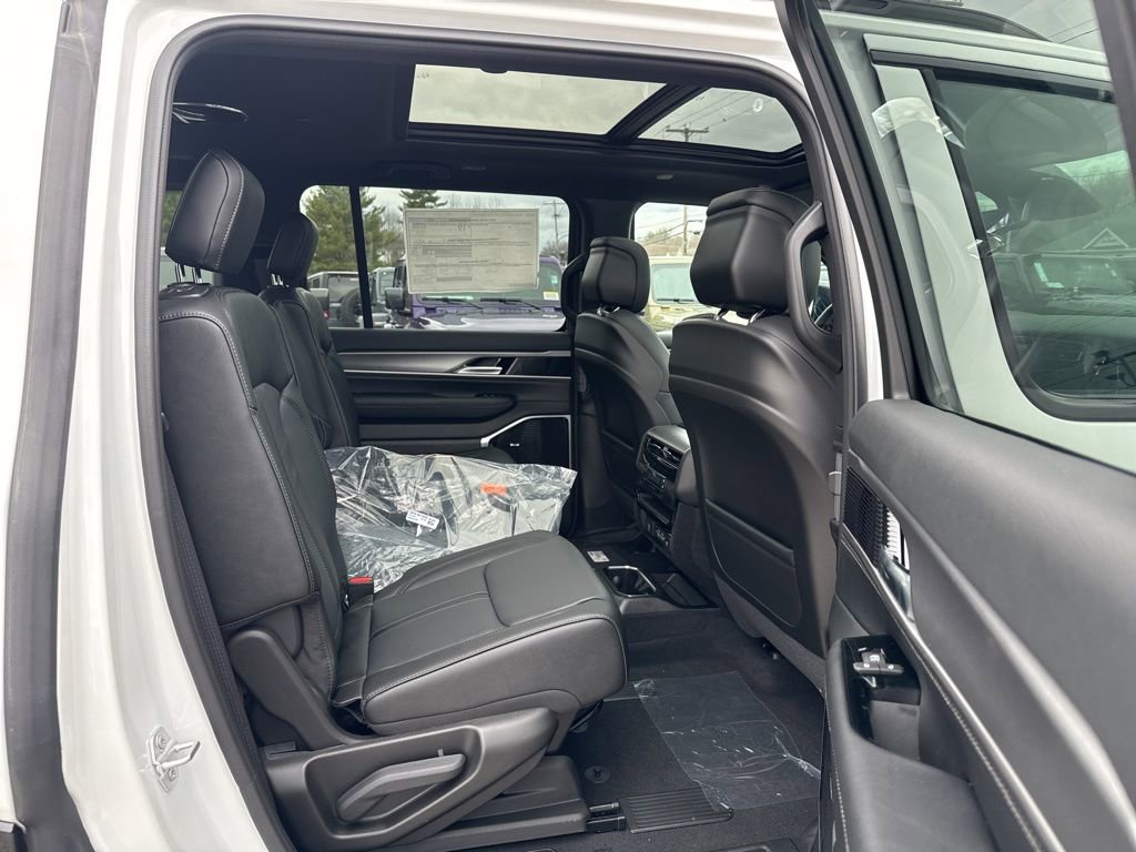 New 2026 Jeep Grand Wagoneer Limited w/ Premium Group II image 31
