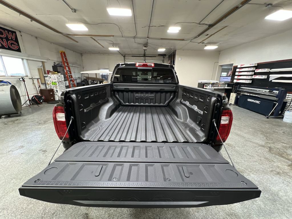 New 2025 GMC Canyon Denali w/ LPO, Denali Black Edition image 27