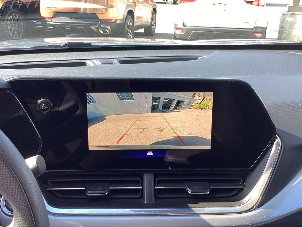Used 2024 Chevrolet Trax LT FWD image 25