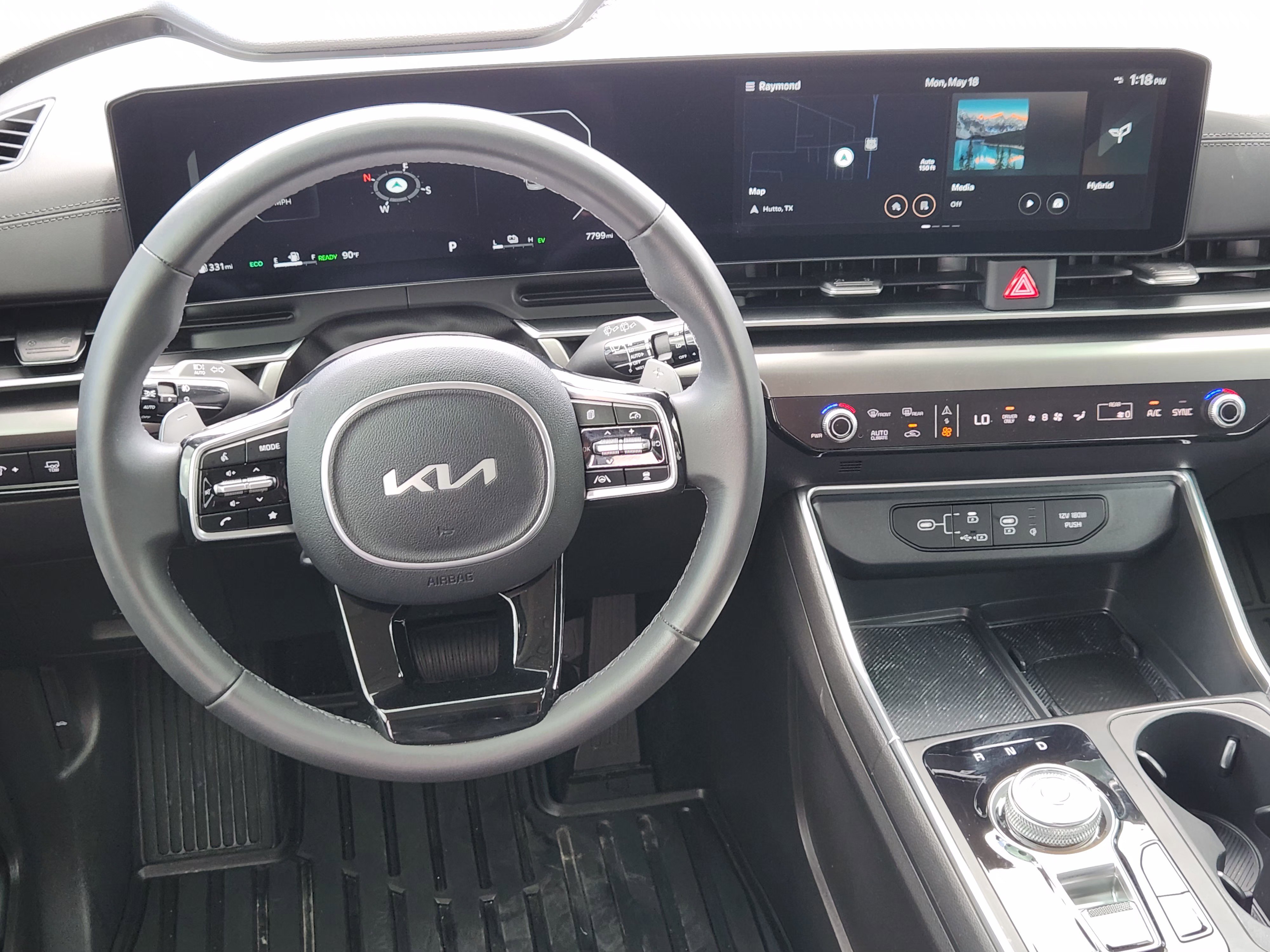 Used 2025 Kia Carnival SX w/ SX Dark Edition Package FWD image 28