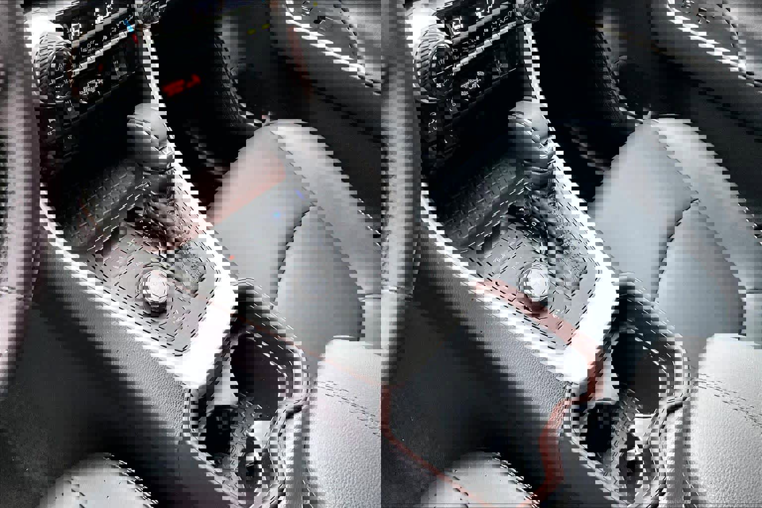 Used 2021 Toyota RAV4 Limited image 17