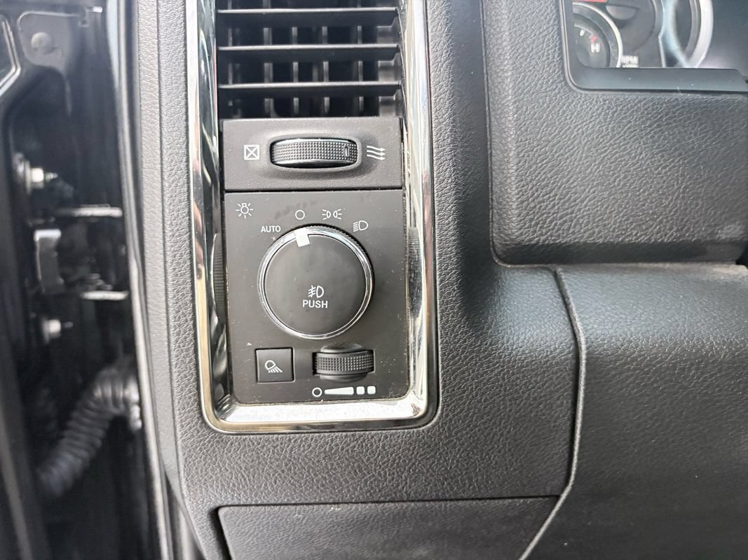 Used 2017 RAM 1500 Sport w/ Black Ram 1500 Sport Group AWD/4WD image 28