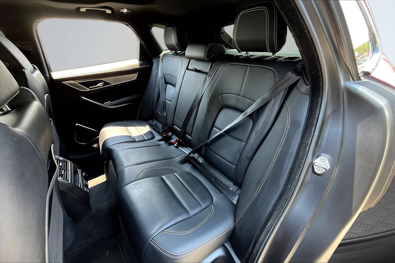 Used 2024 Jaguar F-PACE R-Dynamic S AWD/4WD image 19