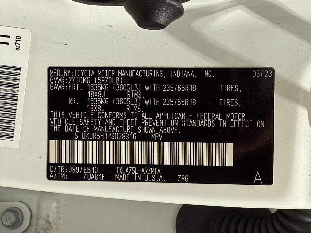 Used 2023 Toyota Highlander XLE AWD/4WD image 33