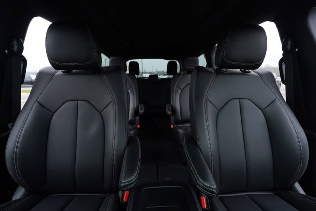 New 2026 Chrysler Pacifica Select FWD image 34