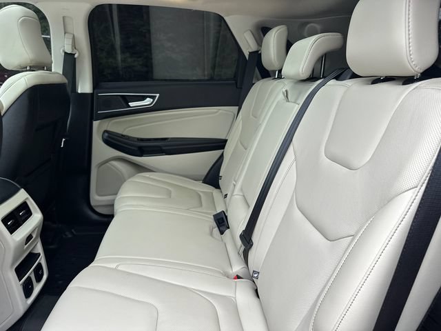 Used 2020 Ford Edge Titanium w/ Equipment Group 301A AWD/4WD image 21