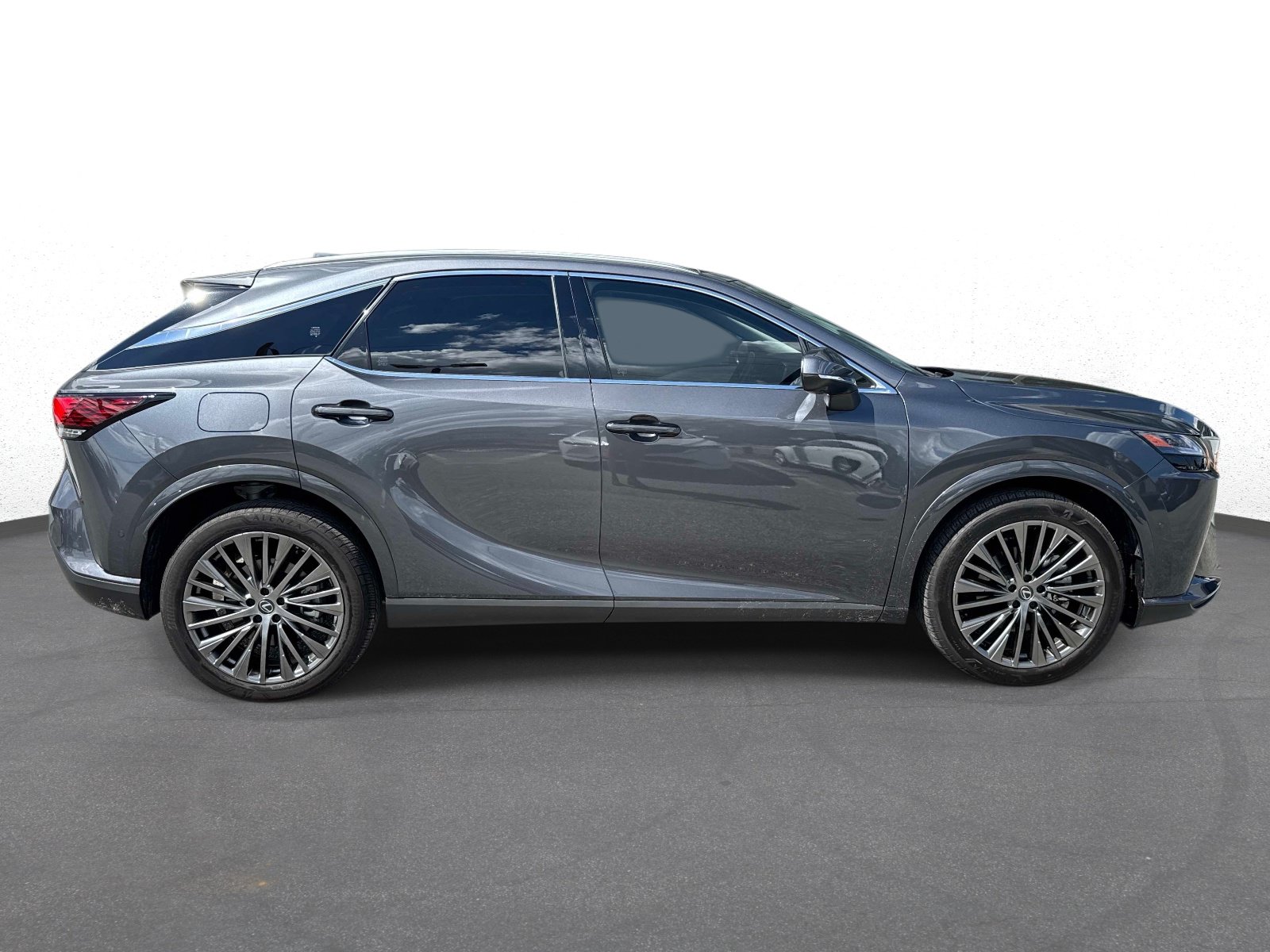 Used 2025 Lexus RX 450h AWD w/ Luxury Package image 2