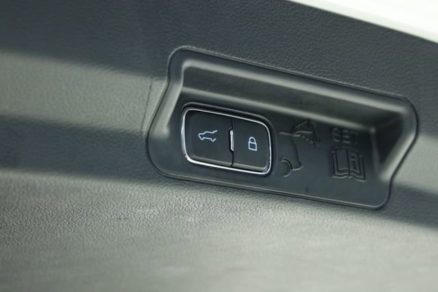 Used 2024 Ford Explorer ST-Line w/ Class IV Trailer Tow Package image 38