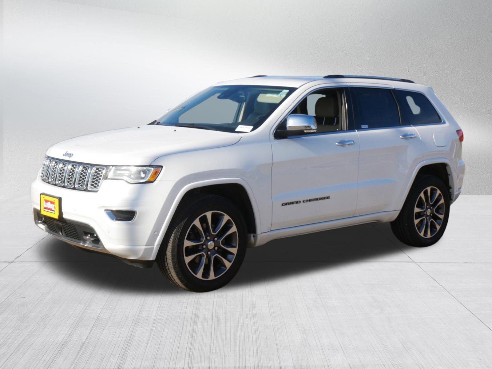 Used 2018 Jeep Grand Cherokee Overland AWD/4WD image 3