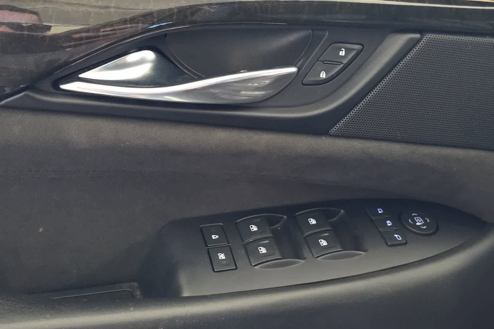 Used 2019 Cadillac Escalade Platinum w/ Escalade Sport Edition AWD/4WD image 15