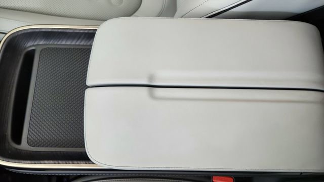 Used 2024 Rivian R1S Adventure image 53