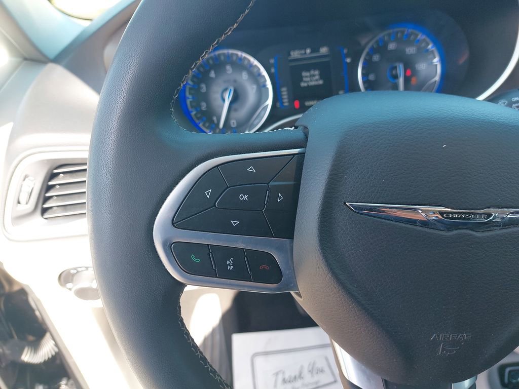 Used 2023 Chrysler Voyager LX image 14