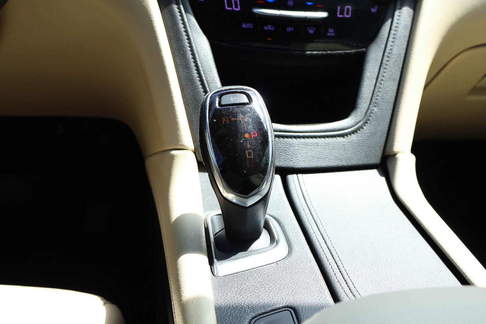 Used 2018 Cadillac XT5 Luxury w/ Driver Awareness Package image 17