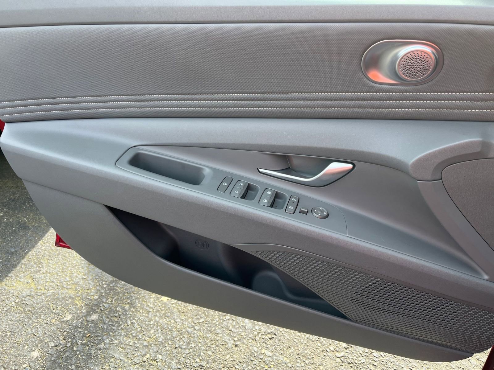 Used 2025 Hyundai Elantra SEL FWD image 18