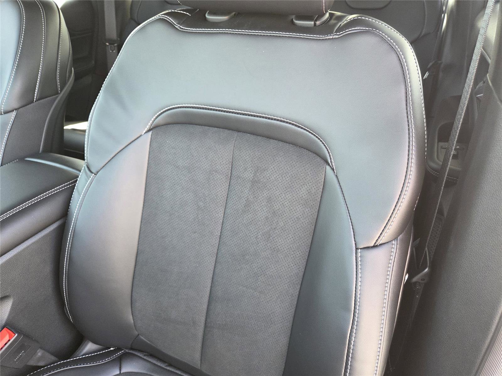 New 2025 Jeep Grand Cherokee Altitude RWD image 20