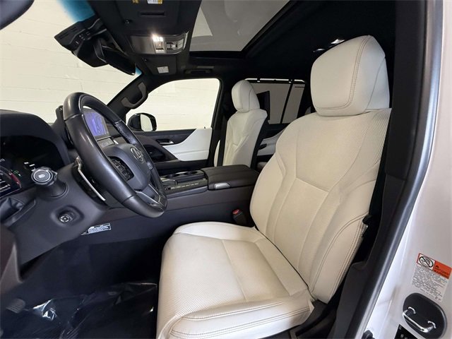 Used 2023 Lexus LX 600 4WD w/ Luxury Package image 2