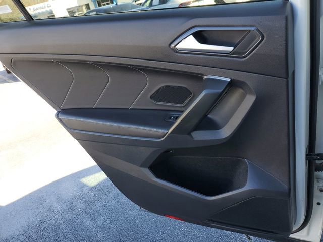 Used 2024 Volkswagen Tiguan SE image 13