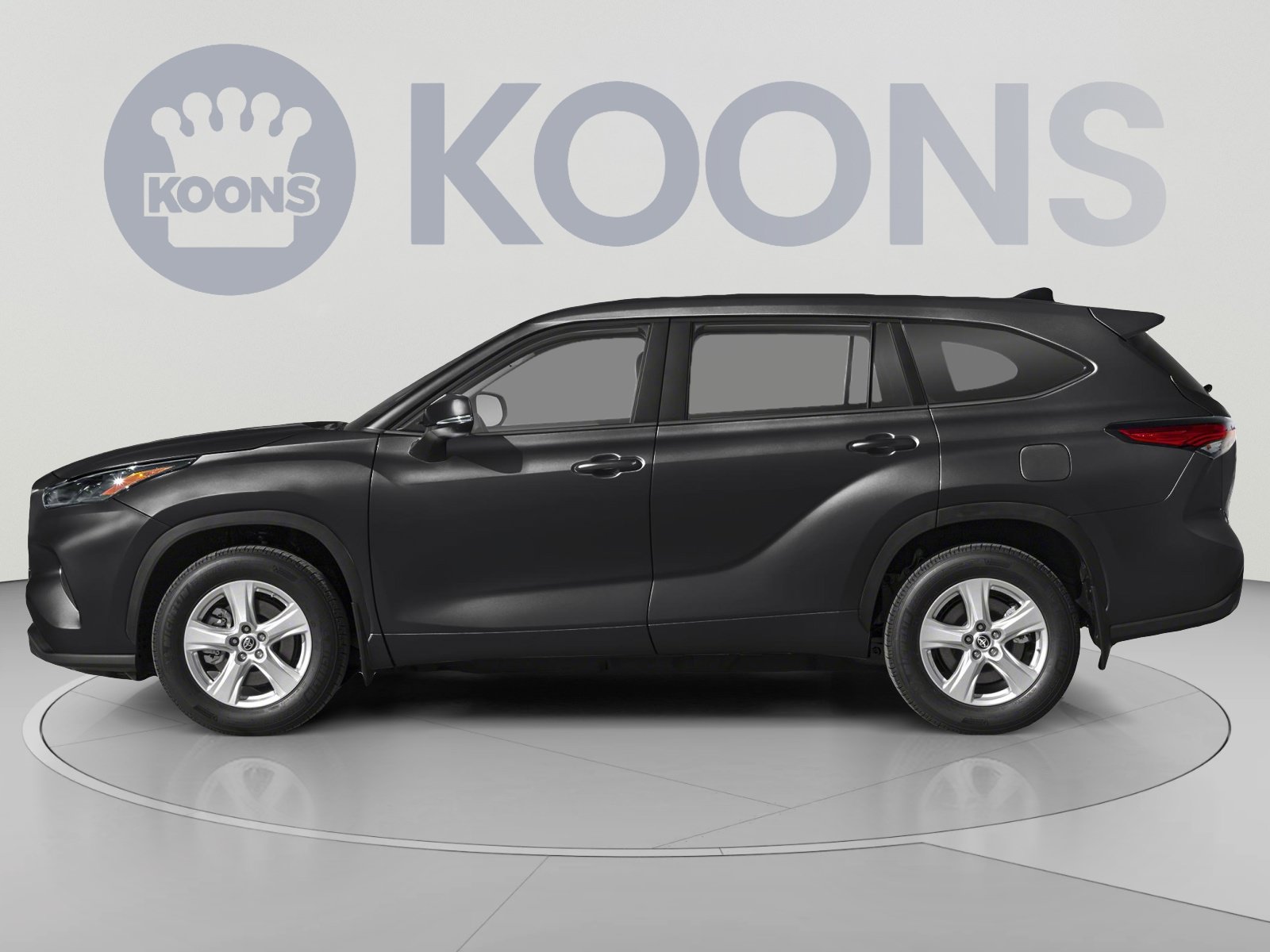 Used 2023 Toyota Highlander LE FWD image 4