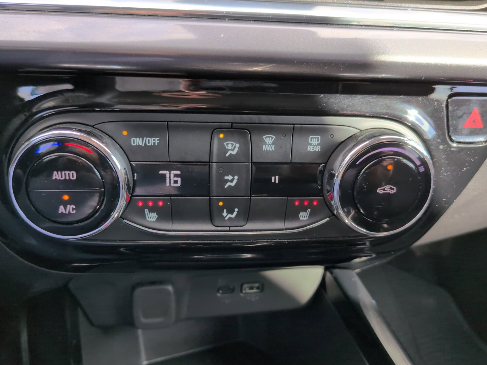 Used 2025 Chevrolet Trax ACTIV w/ Driver Confidence Package image 27