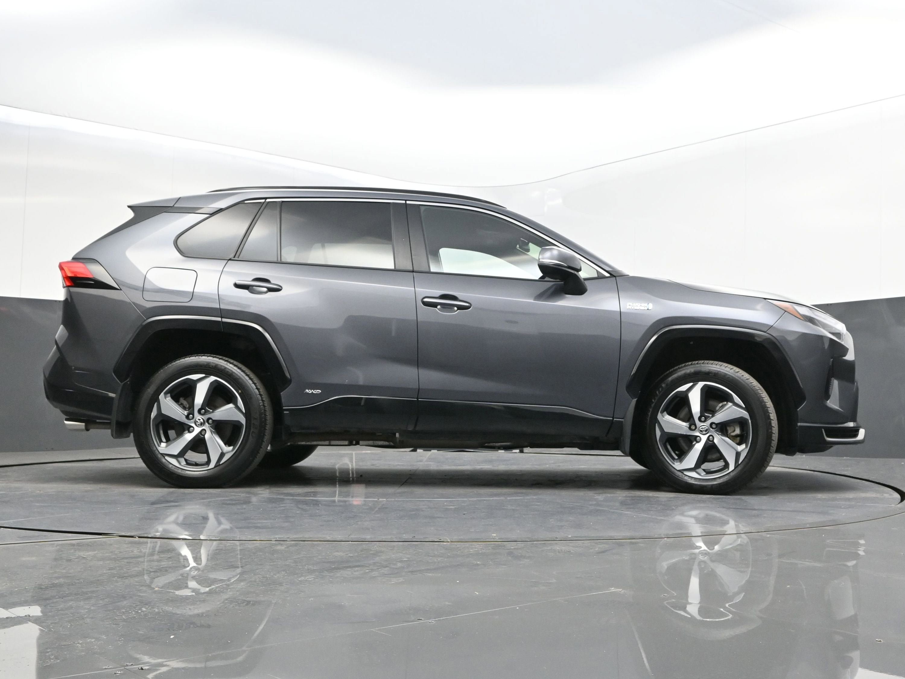 Used 2023 Toyota RAV4 SE w/ Weather & Moonroof Package AWD/4WD image 48