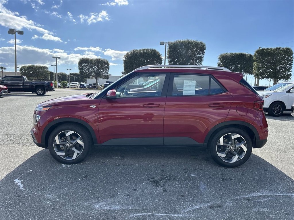 Certified 2023 Hyundai Venue SEL image 12