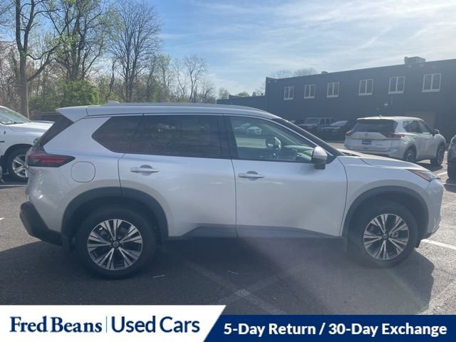 Certified 2021 Nissan Rogue SV w/ Premium Package image 9