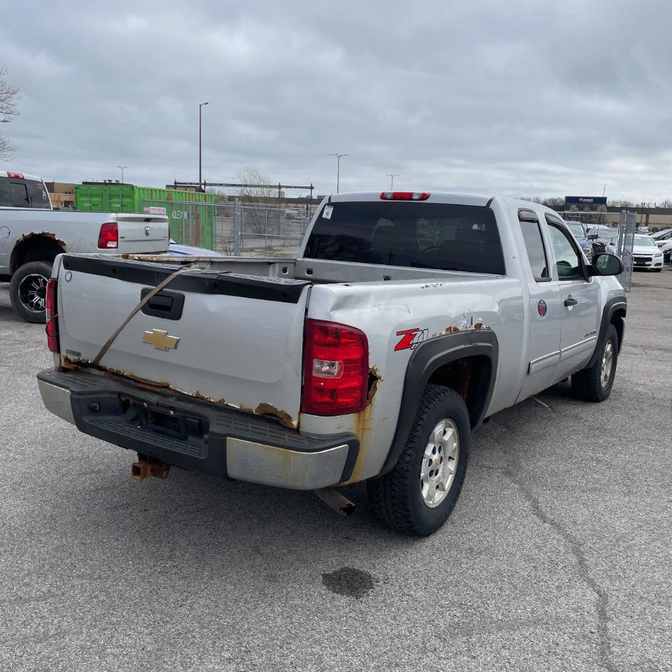 Used 2010 Chevrolet Silverado 1500 LT w/ Power Pack Plus AWD/4WD image 7