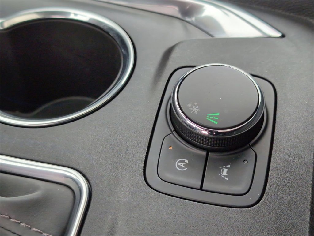 Used 2023 Chevrolet Traverse Premier image 18