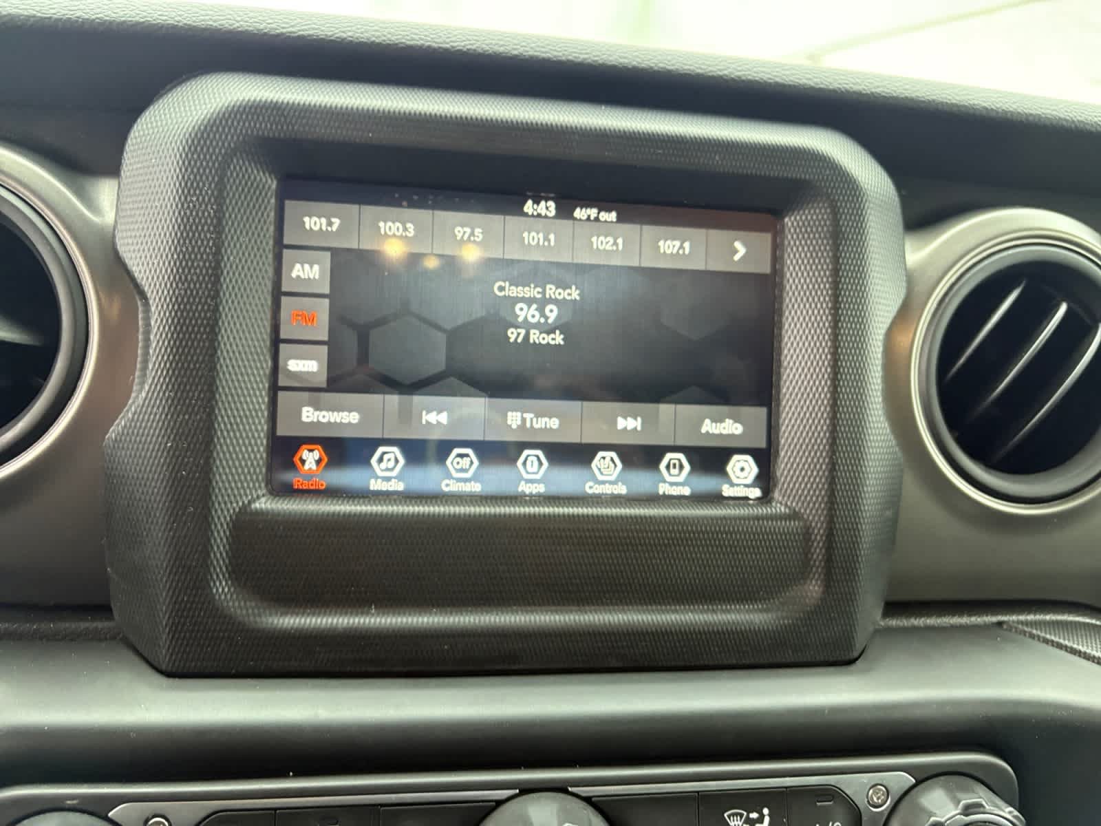 Used 2023 Jeep Gladiator Sport AWD/4WD image 21
