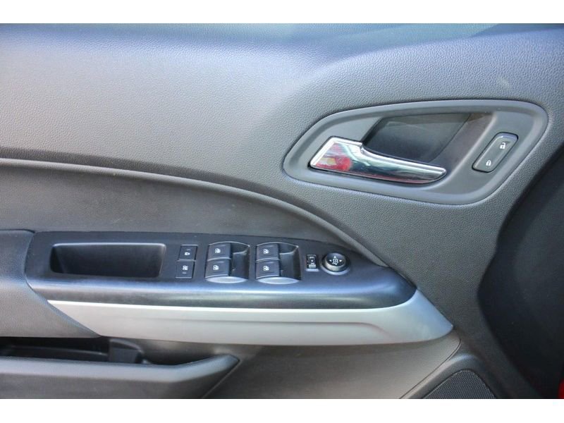 Used 2019 Chevrolet Colorado ZR2 w/ ZR2 Dusk Special Edition image 18