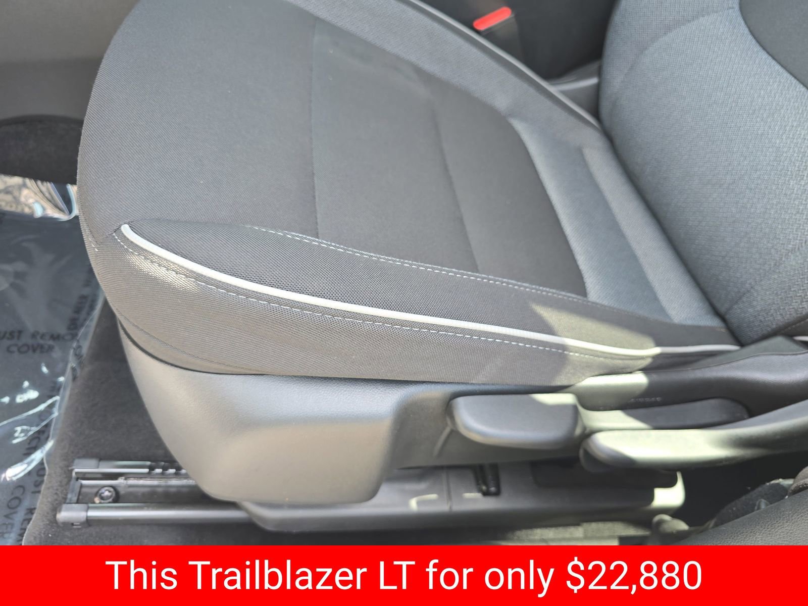Used 2025 Chevrolet TrailBlazer LT FWD image 33