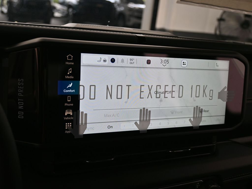 Used 2024 Jeep Gladiator Sport w/ Premium Package image 17