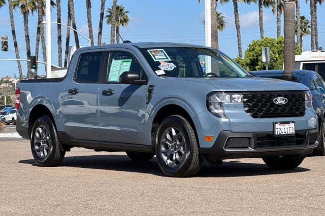 Used 2025 Ford Maverick XLT w/ Equipment Group 302A image 3