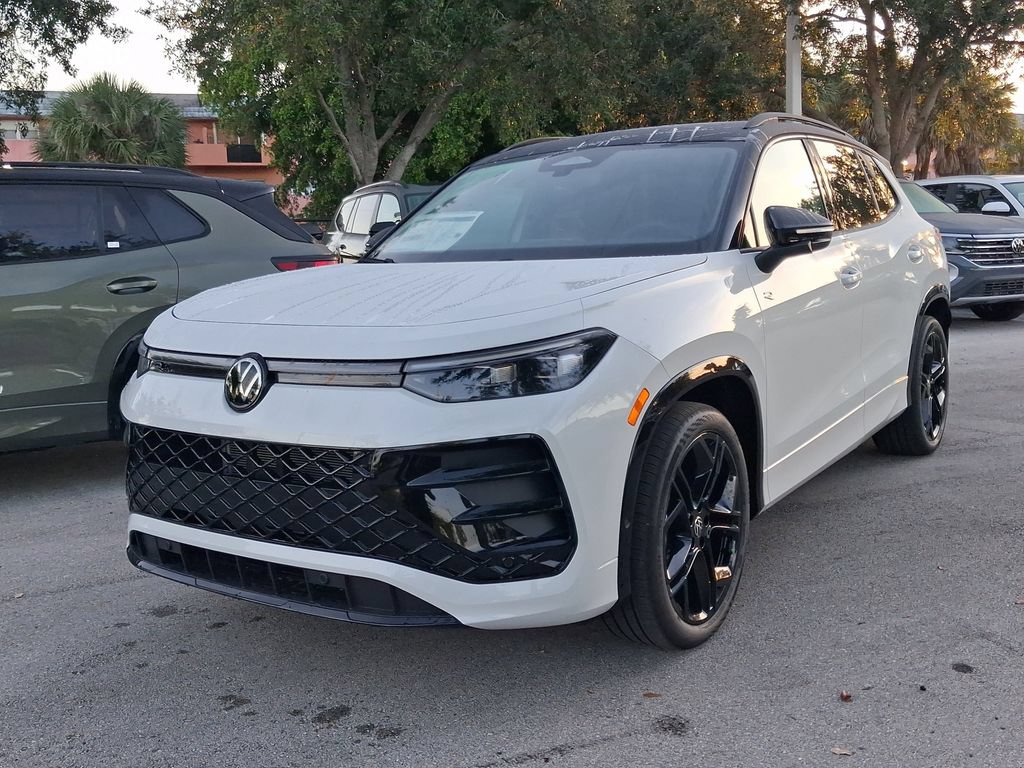 New 2026 Volkswagen Tiguan SE R-Line FWD image 3