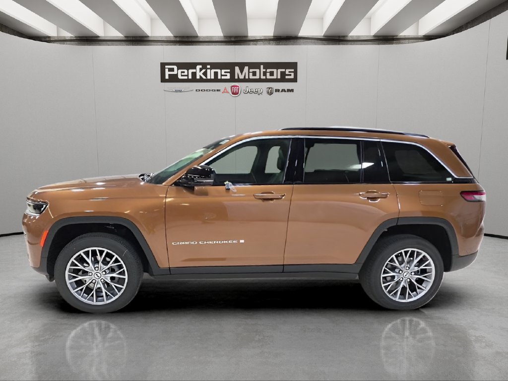 New 2027 Jeep Grand Cherokee Limited AWD/4WD image 2