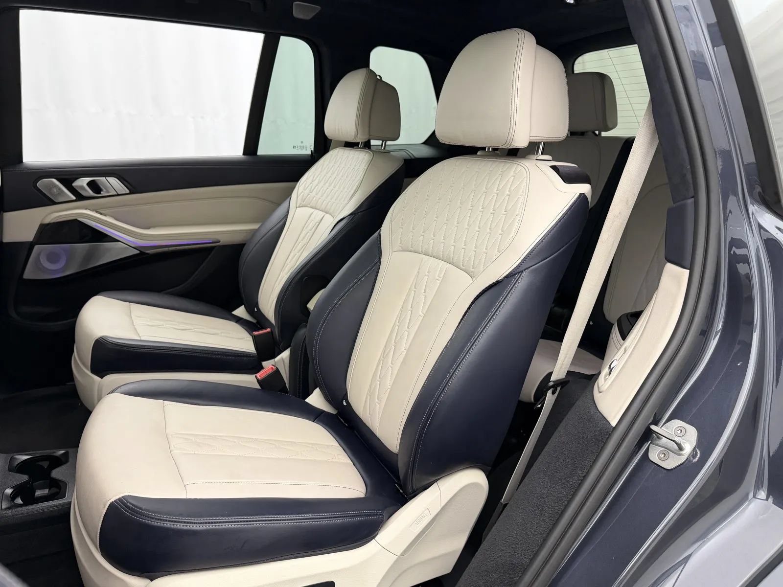 Used 2020 BMW X7 M50i w/ Executive Package AWD/4WD image 46